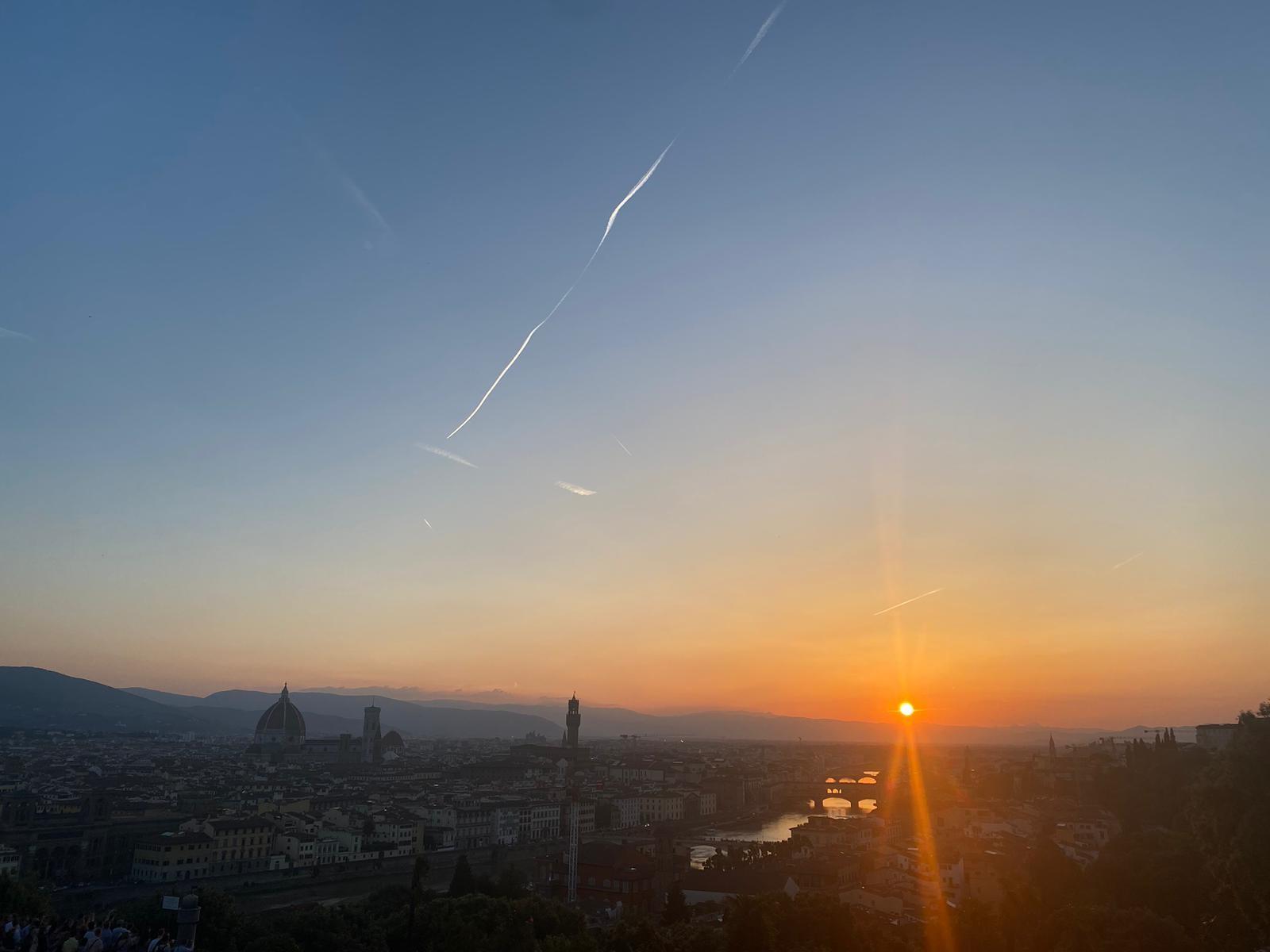 日落时分佛罗伦萨的天际线.